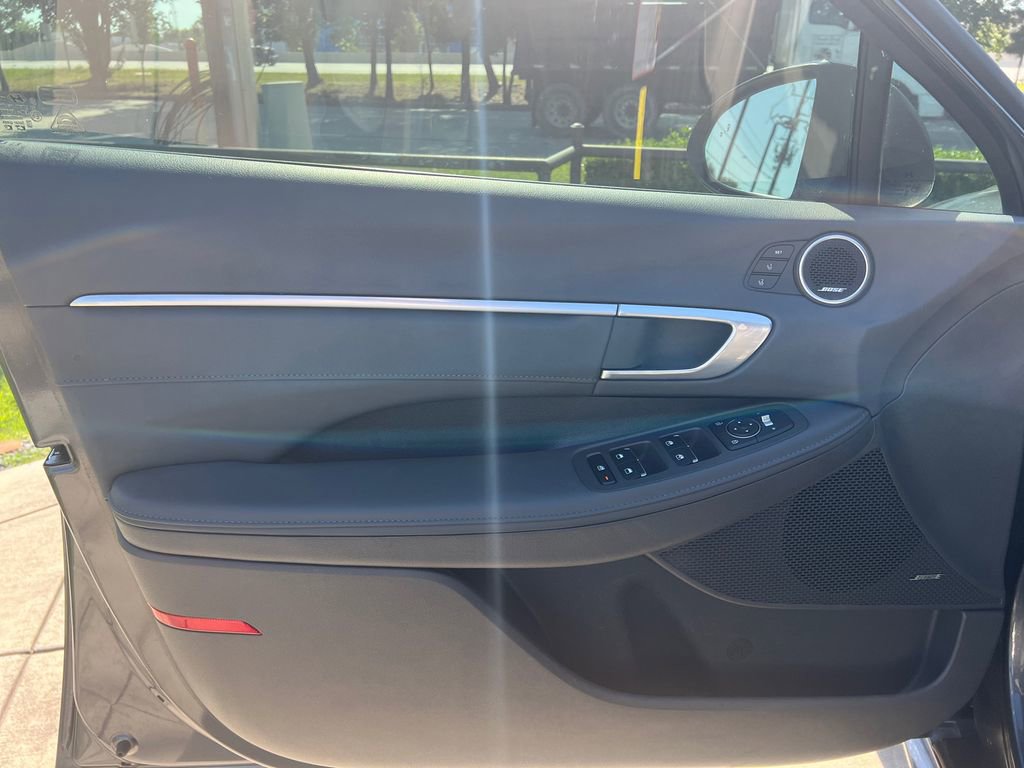 Used 2021 Hyundai Sonata Limited FWD image 16