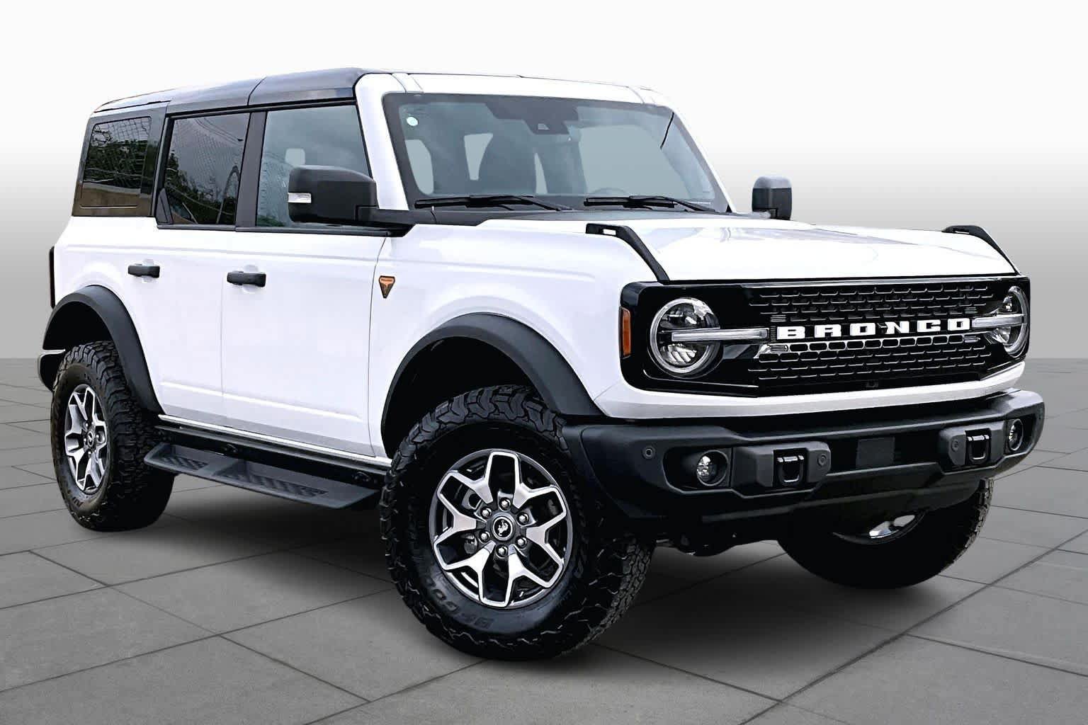 Used 2025 Ford Bronco Badlands AWD/4WD image 3