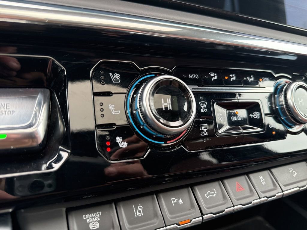 Used 2024 GMC Sierra 3500 Denali Ultimate image 24