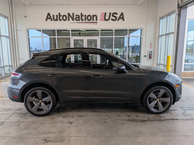 Used 2025 Porsche Macan AWD/4WD video 4