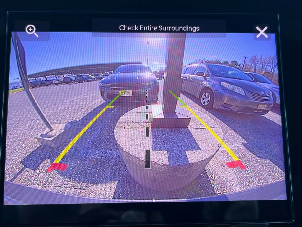 New 2025 Jeep Grand Cherokee Altitude image 9