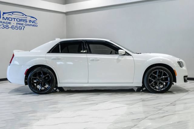 Used 2022 Chrysler 300 S w/ Comfort Group RWD image 11