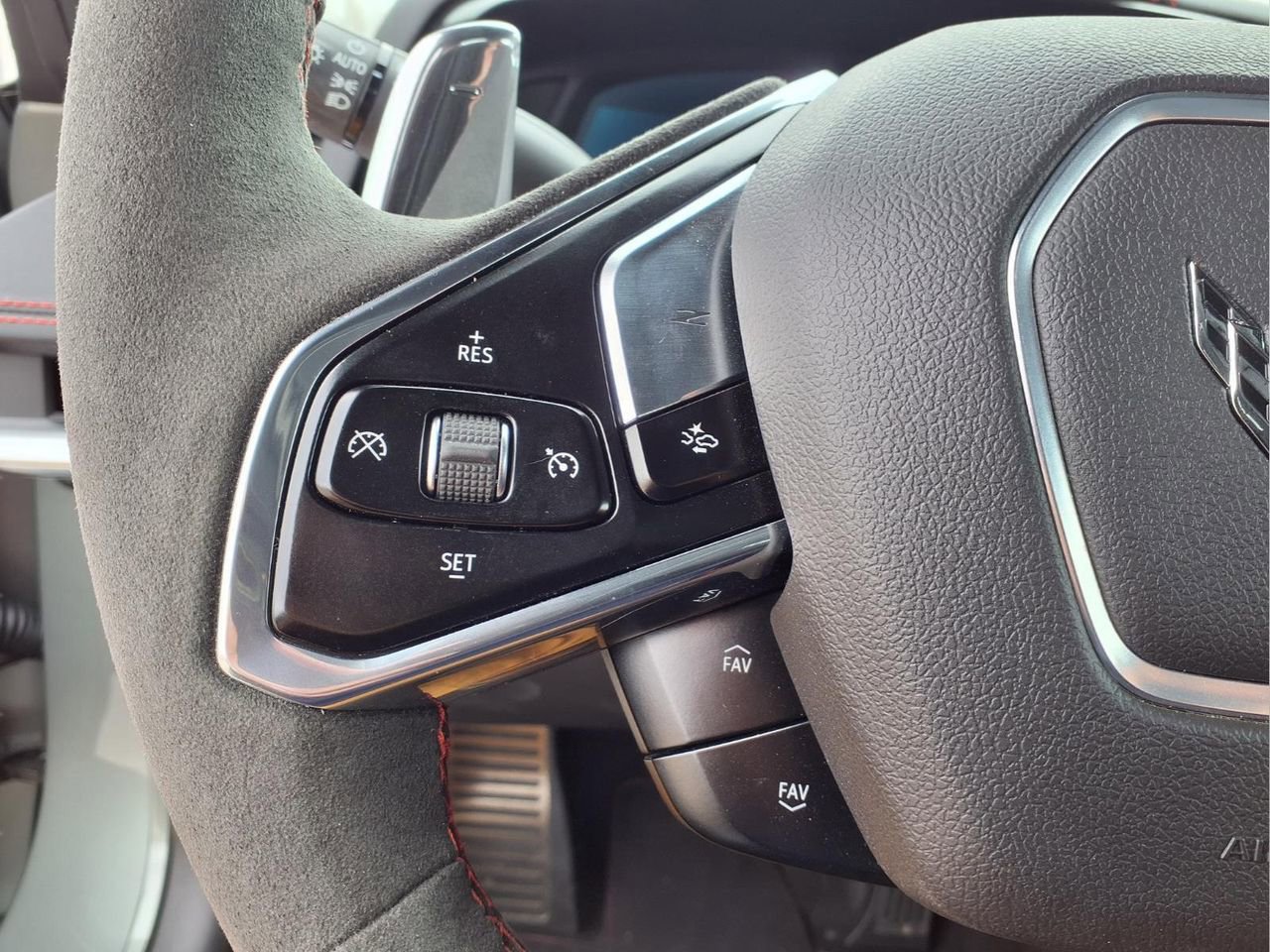 Used 2024 Chevrolet Corvette Stingray Preferred Conv image 23