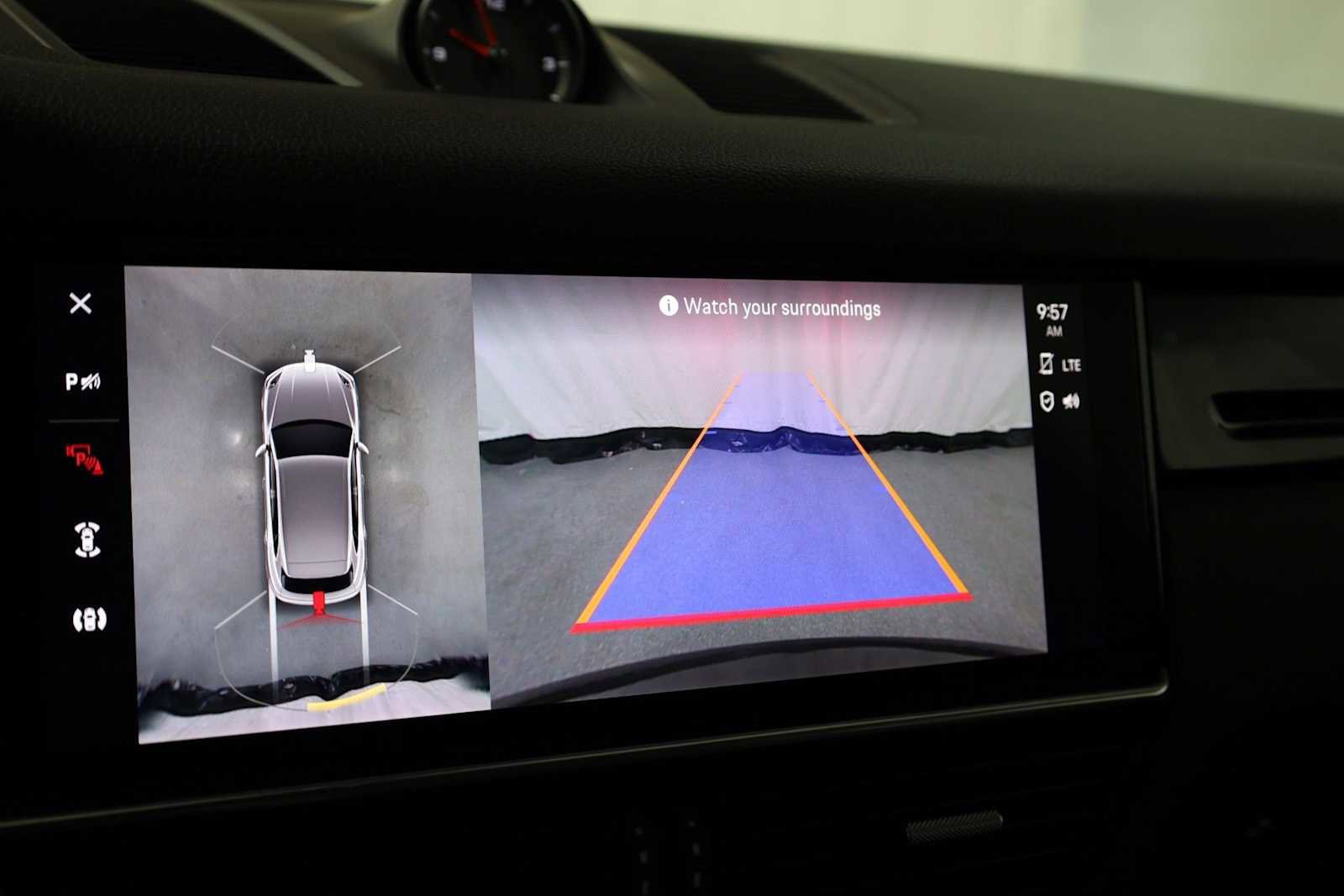 Used 2022 Porsche Cayenne image 34