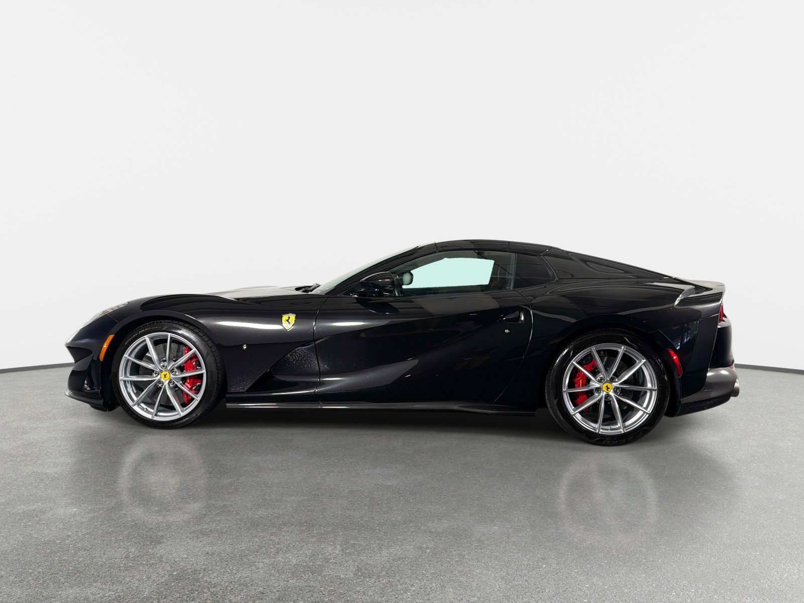 Used 2021 Ferrari 812 GTS RWD image 6