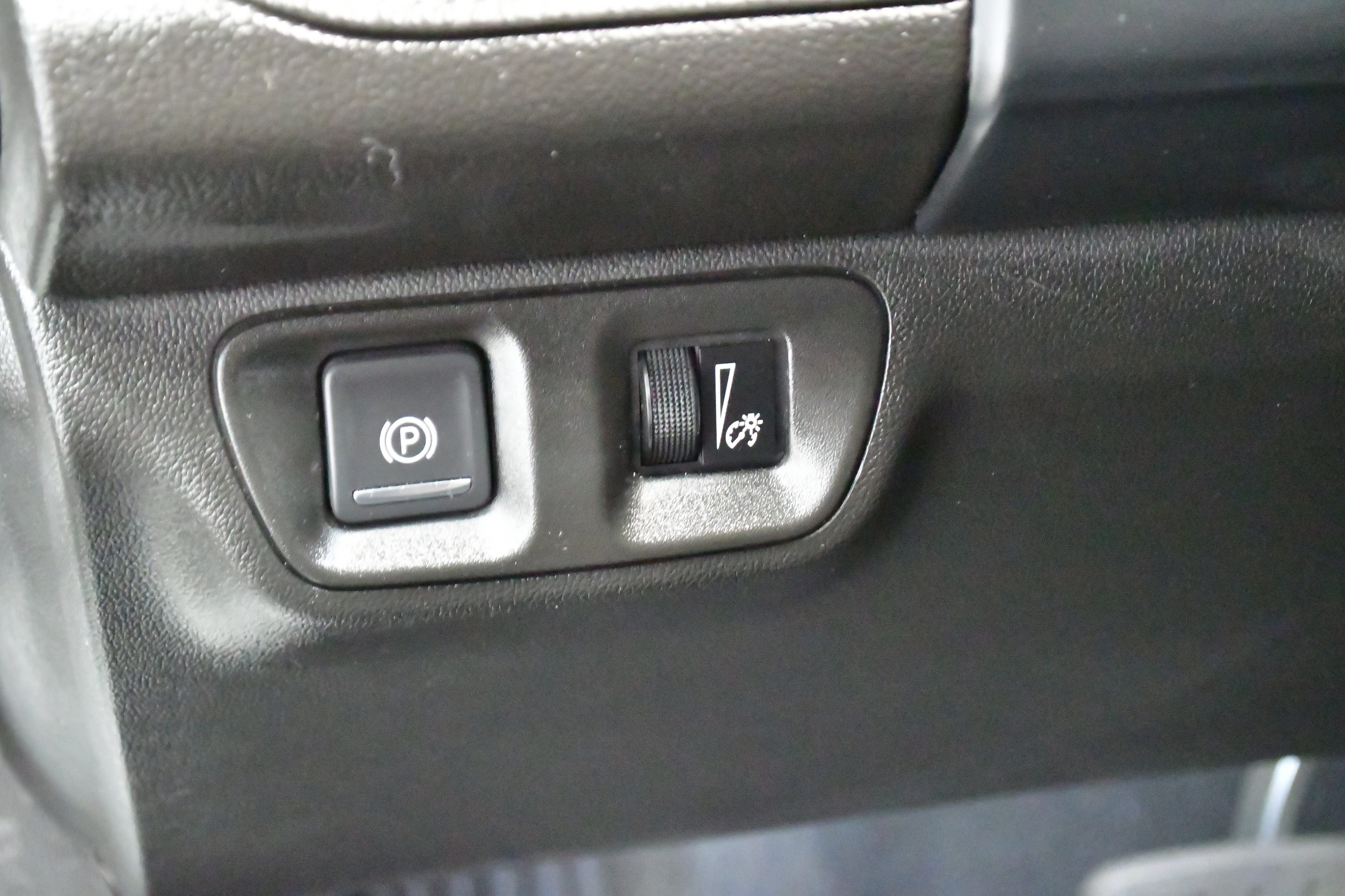 Used 2023 GMC Acadia SLE AWD/4WD image 14