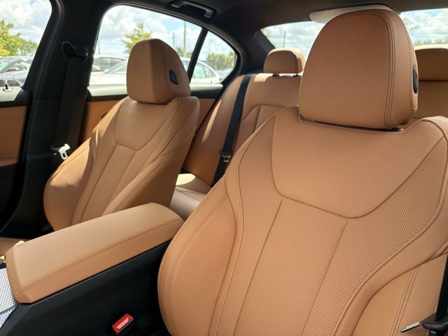 New 2026 BMW 330i Sedan w/ M Sport Package RWD image 19