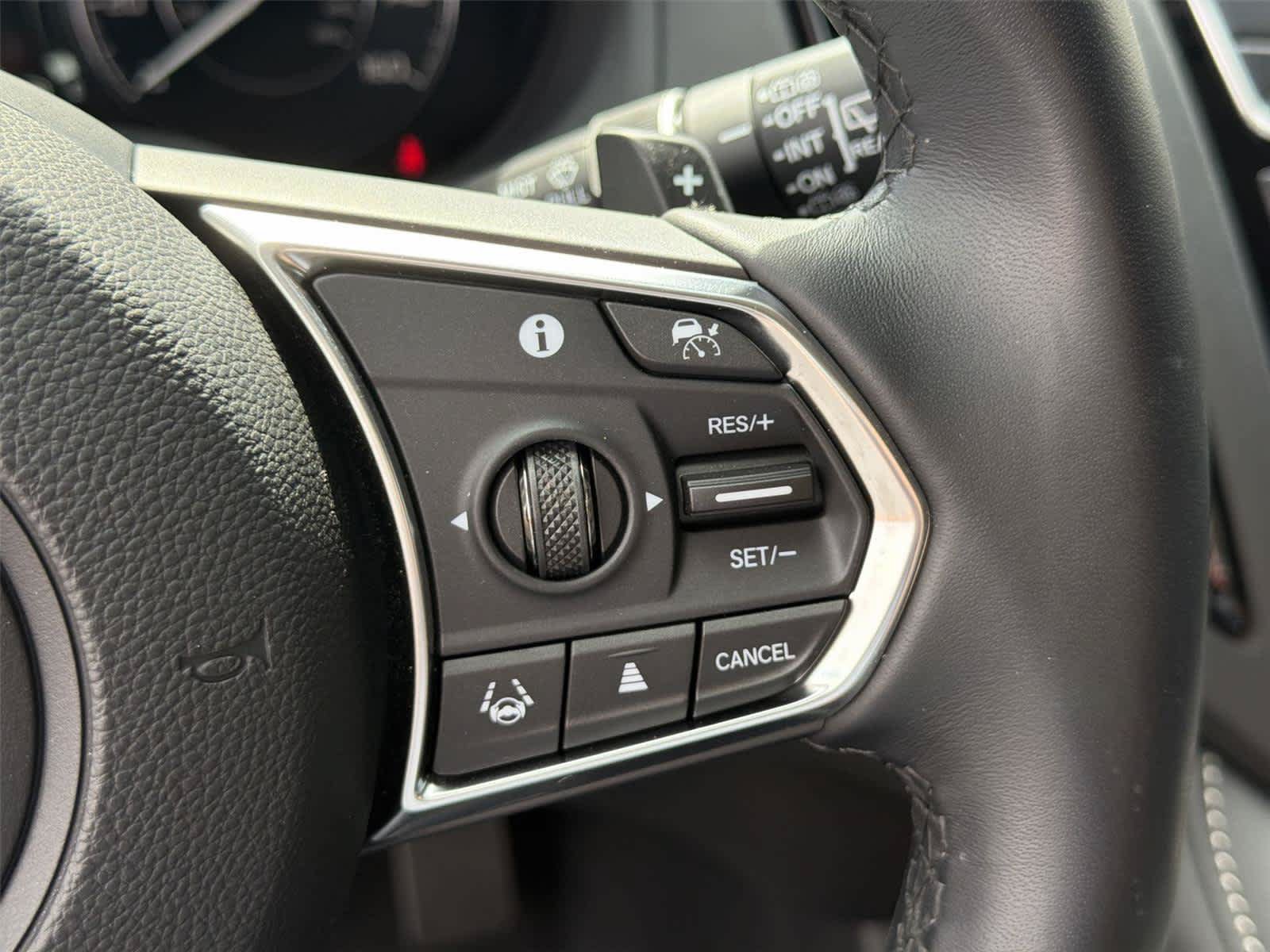 Used 2025 Acura RDX w/ Technology Package AWD/4WD image 35