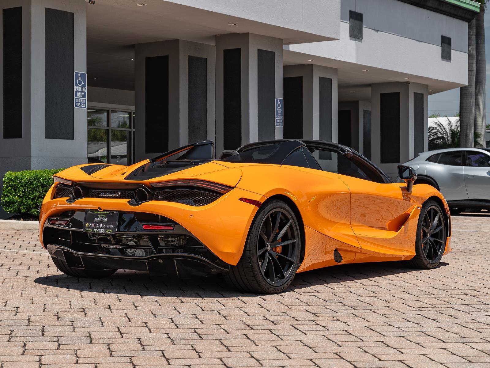 Used 2022 McLaren 720S Performance RWD image 56