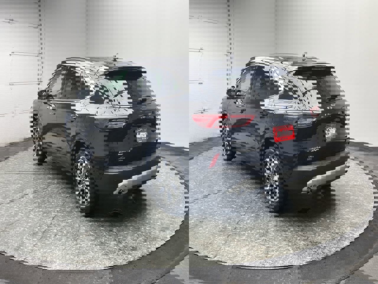 Certified 2024 Ford Escape Platinum image 2