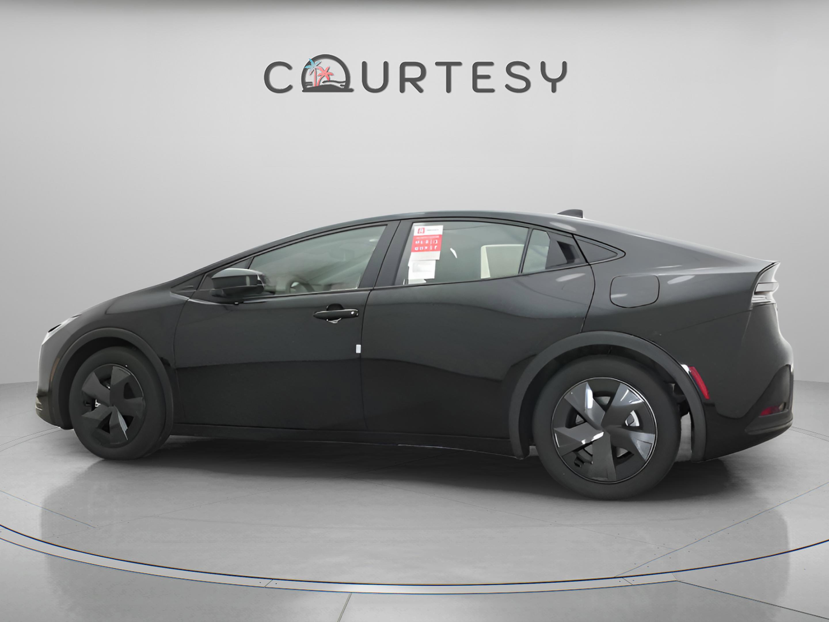 New 2025 Toyota Prius Plug-In Hybrid image 7