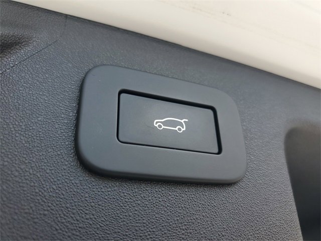 Certified 2024 Land Rover Discovery Sport Dynamic SE image 12