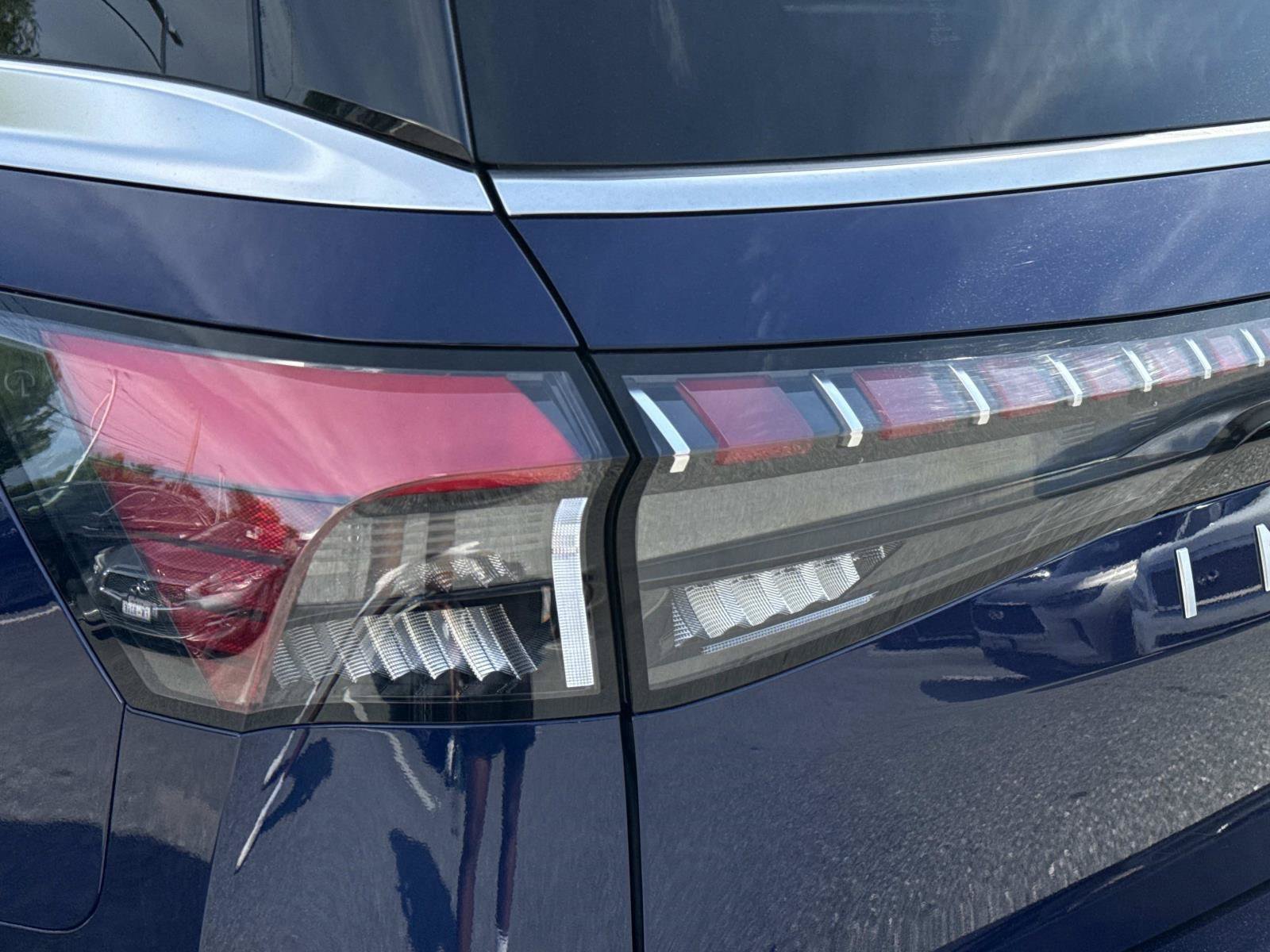 Used 2025 INFINITI QX80 Luxe AWD/4WD image 9