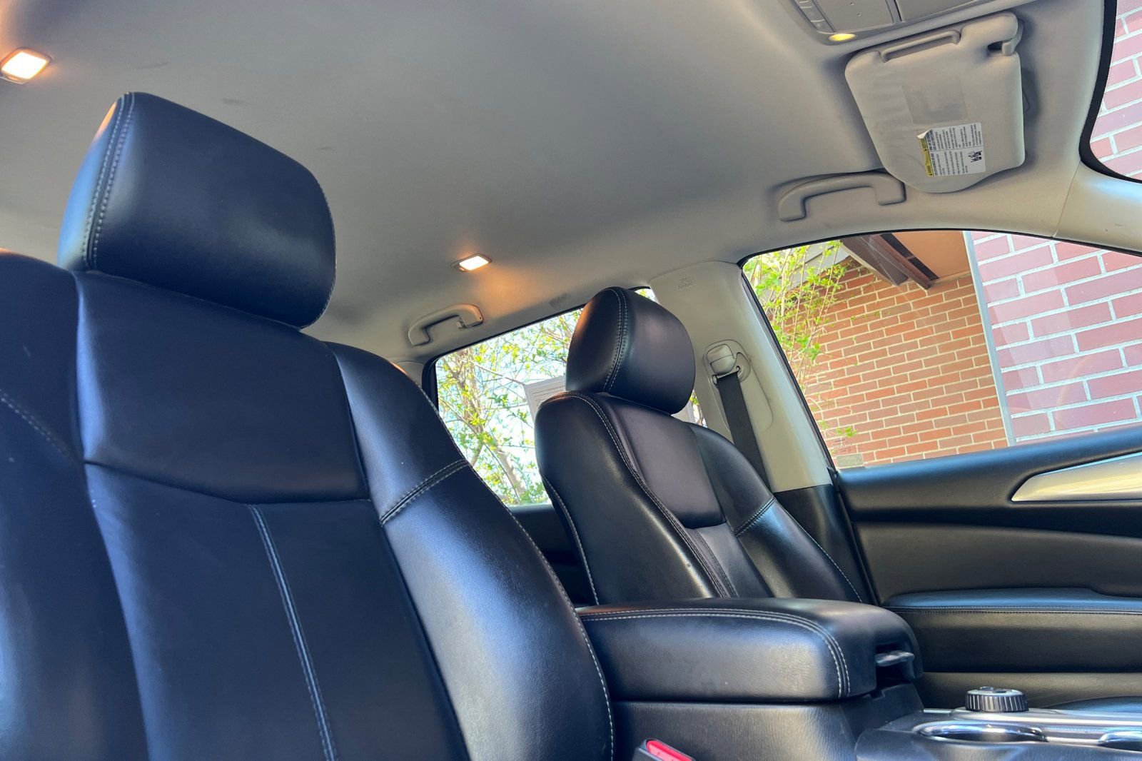 Used 2018 Nissan Pathfinder SL image 23