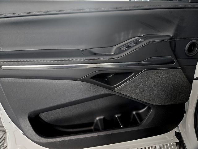 New 2025 Lincoln Navigator L Reserve AWD/4WD image 12