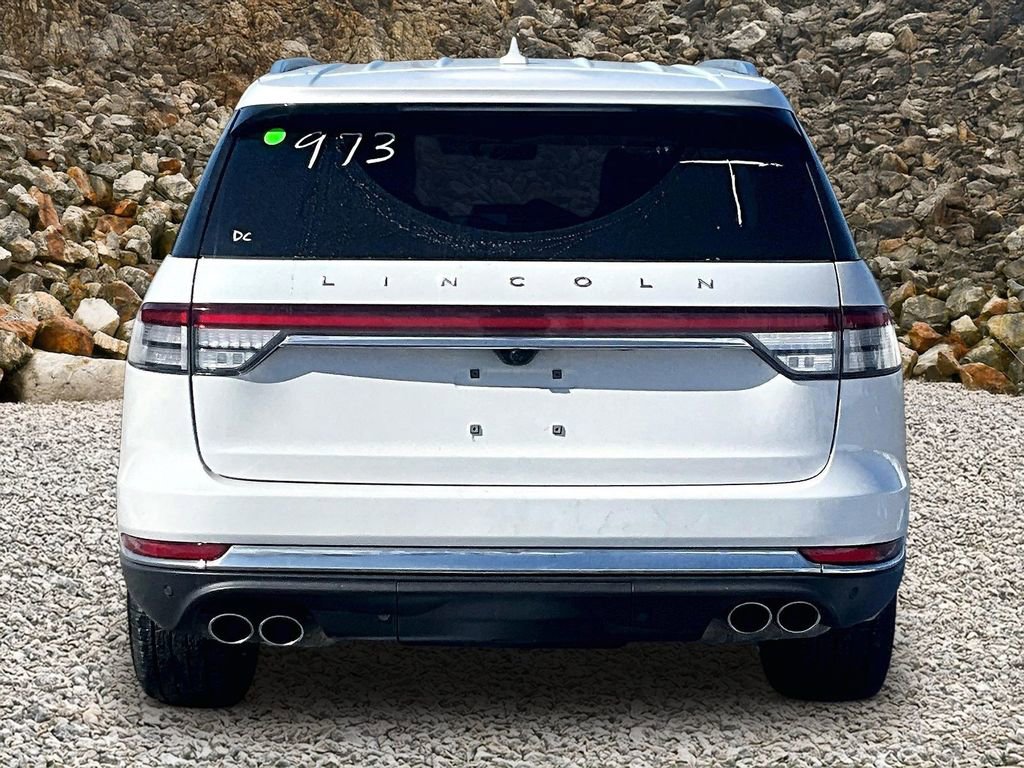 Used 2020 Lincoln Aviator Reserve w/ Equipment Group 202A image 4