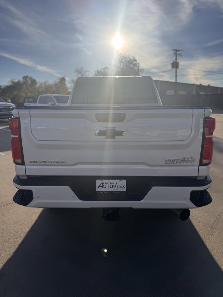 Used 2024 Chevrolet Silverado 2500 High Country w/ Technology Package image 7