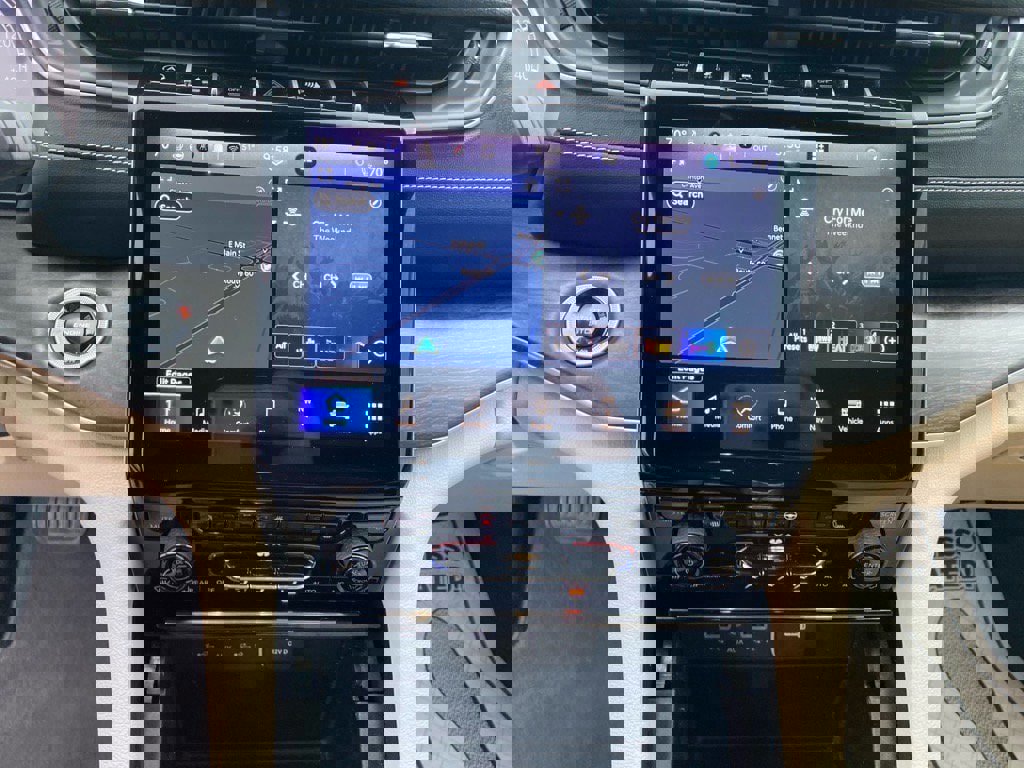 Used 2024 Jeep Grand Cherokee L Limited image 11