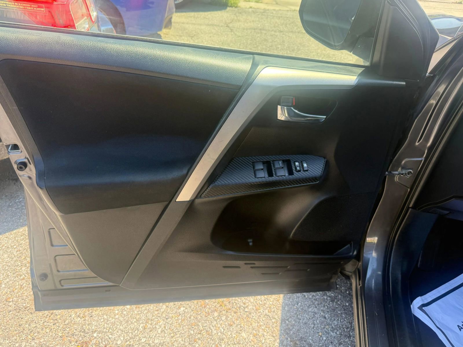 Used 2015 Toyota RAV4 XLE FWD image 12