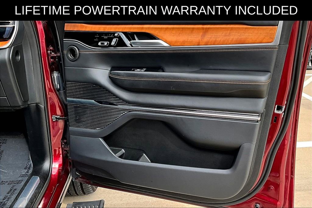 Used 2024 Jeep Grand Wagoneer L Series III image 24