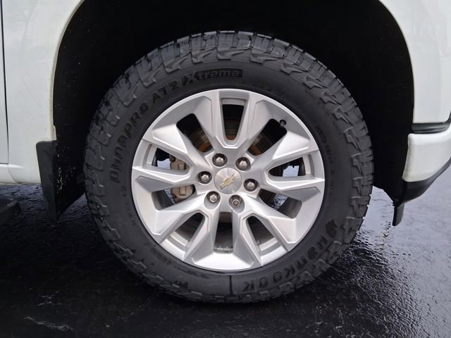 Used 2020 Chevrolet Silverado 1500 Custom w/ Custom Value Package AWD/4WD image 8