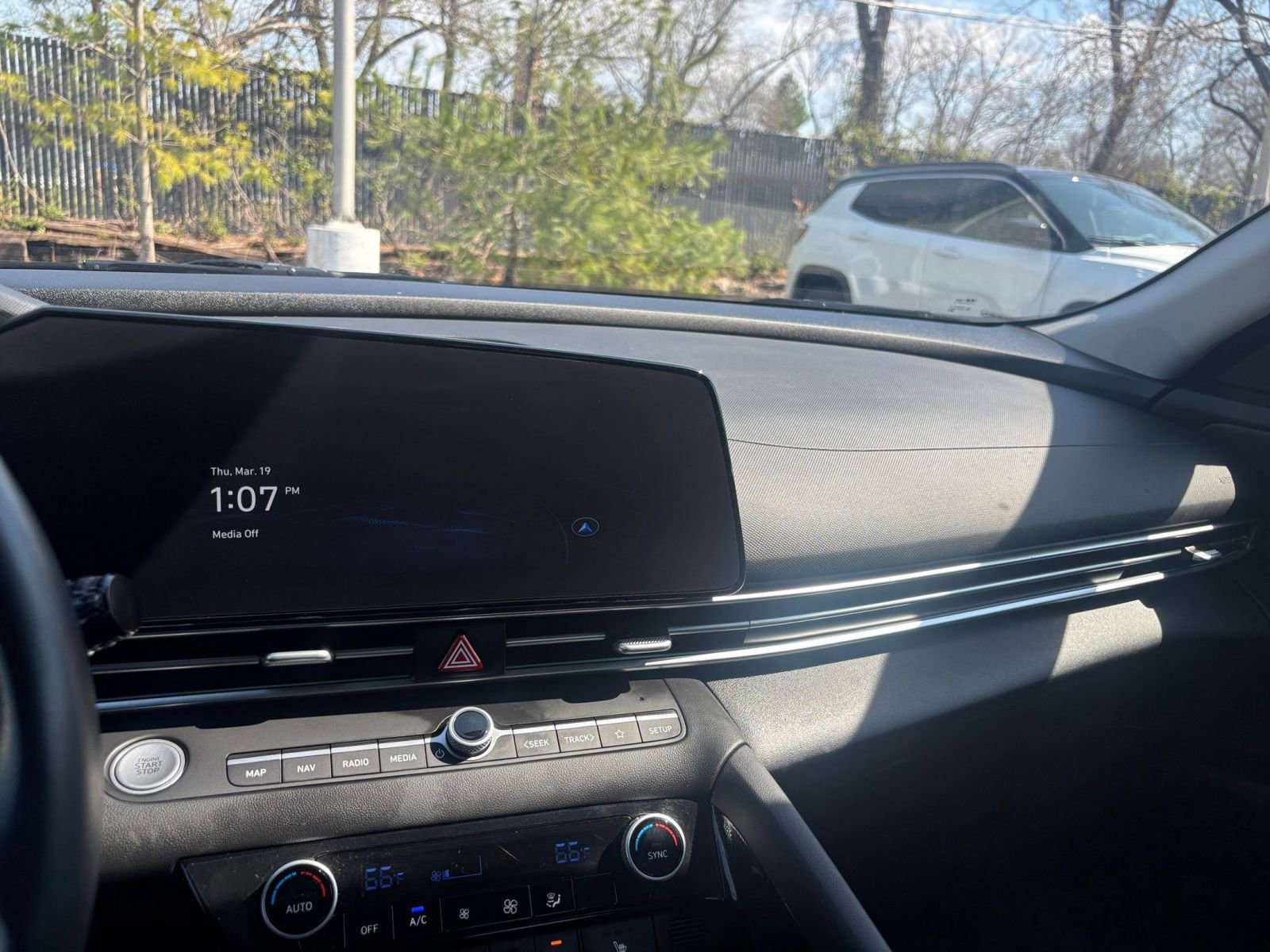 Used 2025 Hyundai Elantra SEL image 36