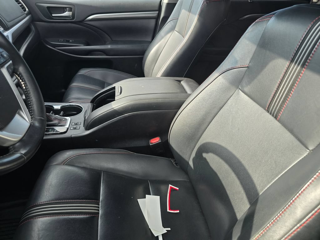 Used 2019 Toyota Highlander SE AWD/4WD image 22