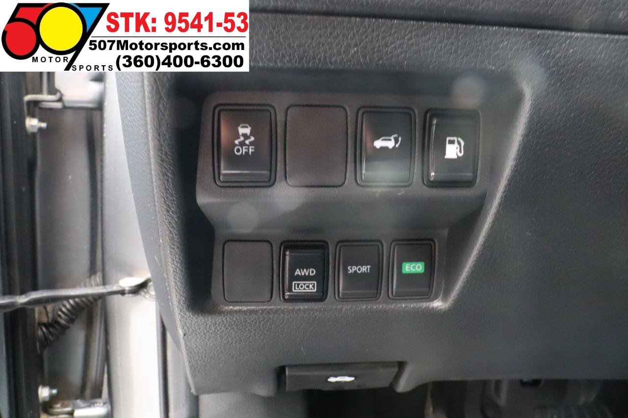 Used 2018 Nissan Rogue SV AWD/4WD image 14