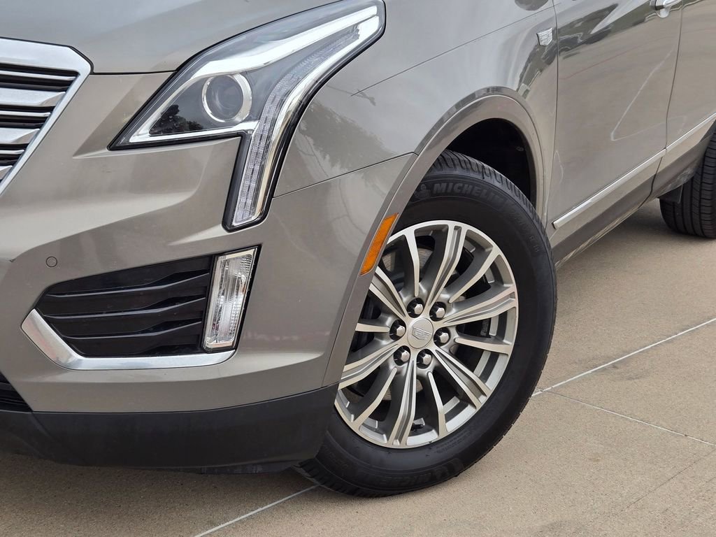 Used 2018 Cadillac XT5 Luxury w/ Driver Awareness Package image 7