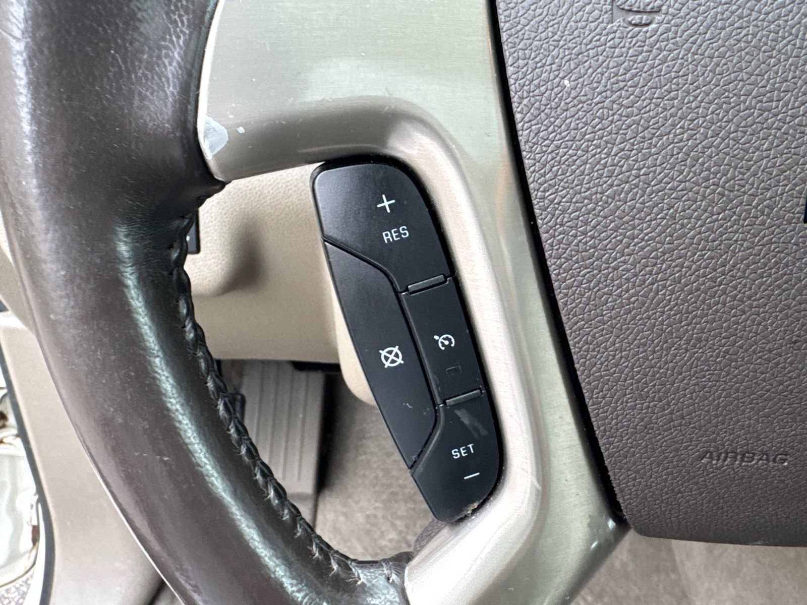 Used 2014 GMC Acadia Denali image 26