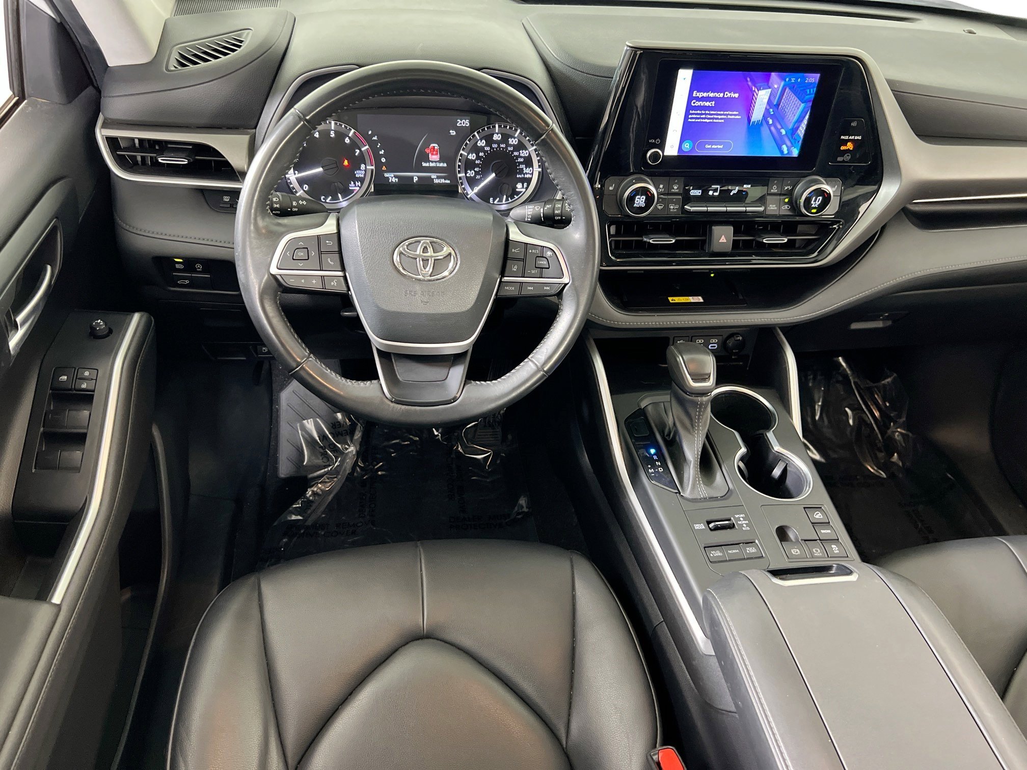 Used 2023 Toyota Highlander XLE image 22