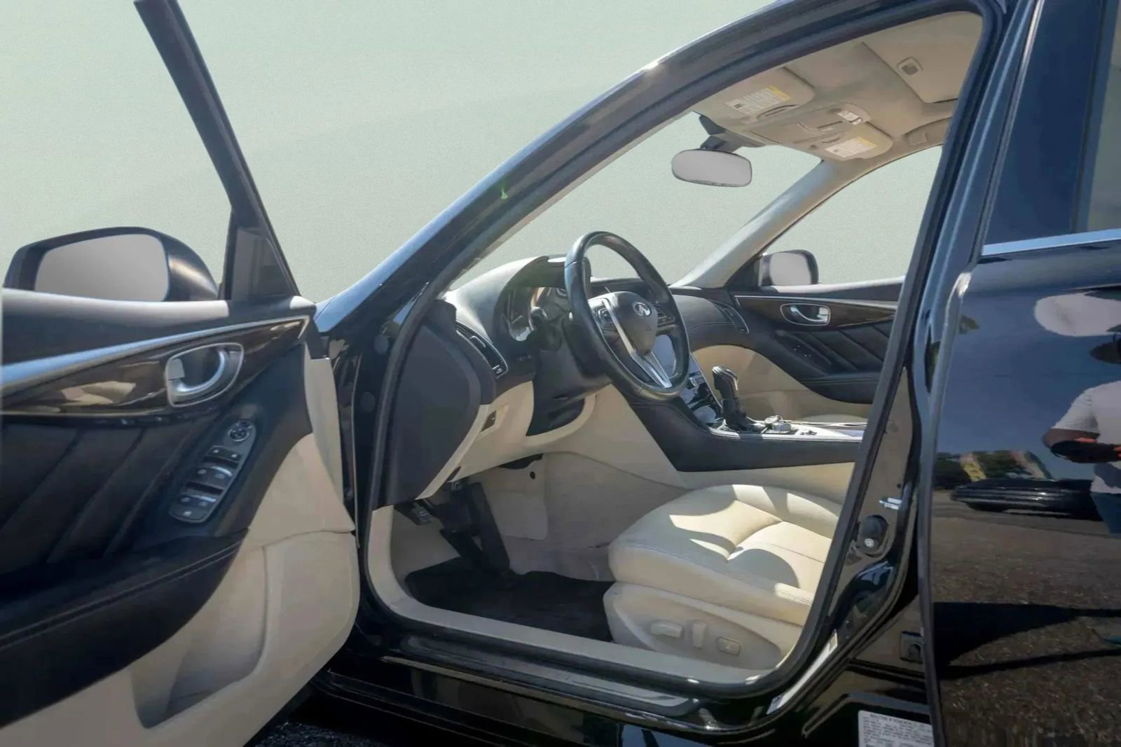 Used 2019 INFINITI Q50 Luxe w/ Essential Package (3.0T Luxe) image 36