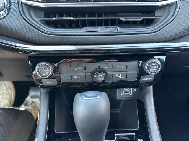 New 2026 Jeep Compass Latitude image 30