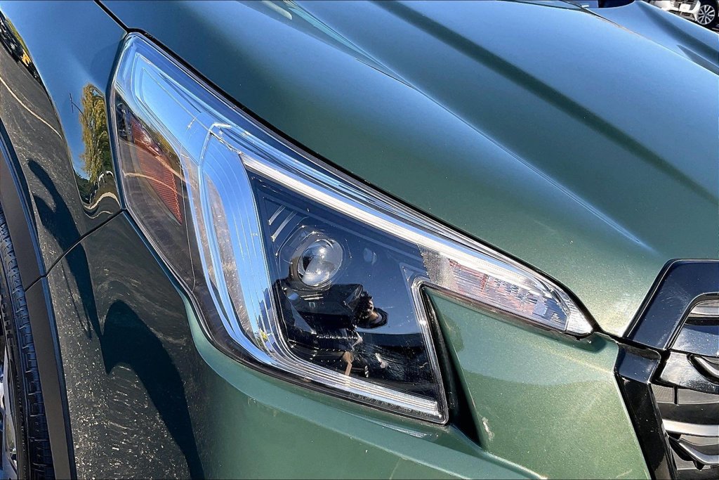 Certified 2024 Subaru Forester Premium AWD/4WD image 32