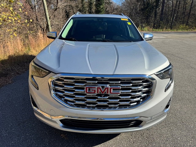 Used 2020 GMC Terrain Denali w/ Denali Premium Package image 3