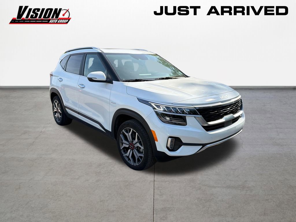 Used 2022 Kia Seltos SX w/ Sunroof Package AWD/4WD image 3