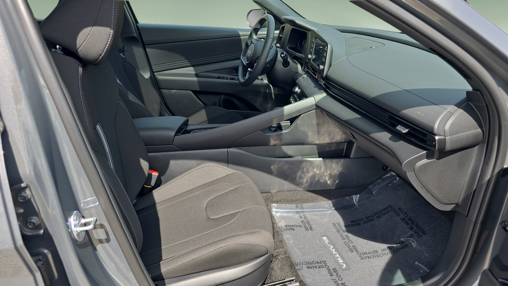 New 2026 Hyundai Elantra SEL Sport Premium w/ Cargo Package FWD image 24