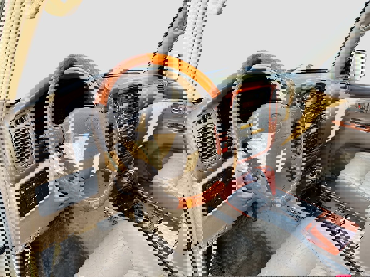 Used 2000 Lexus LX 470 4WD image 9