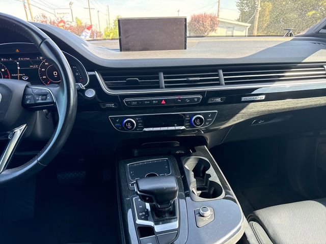 Used 2017 Audi Q7 3.0T Prestige w/ Prestige Package AWD/4WD image 21