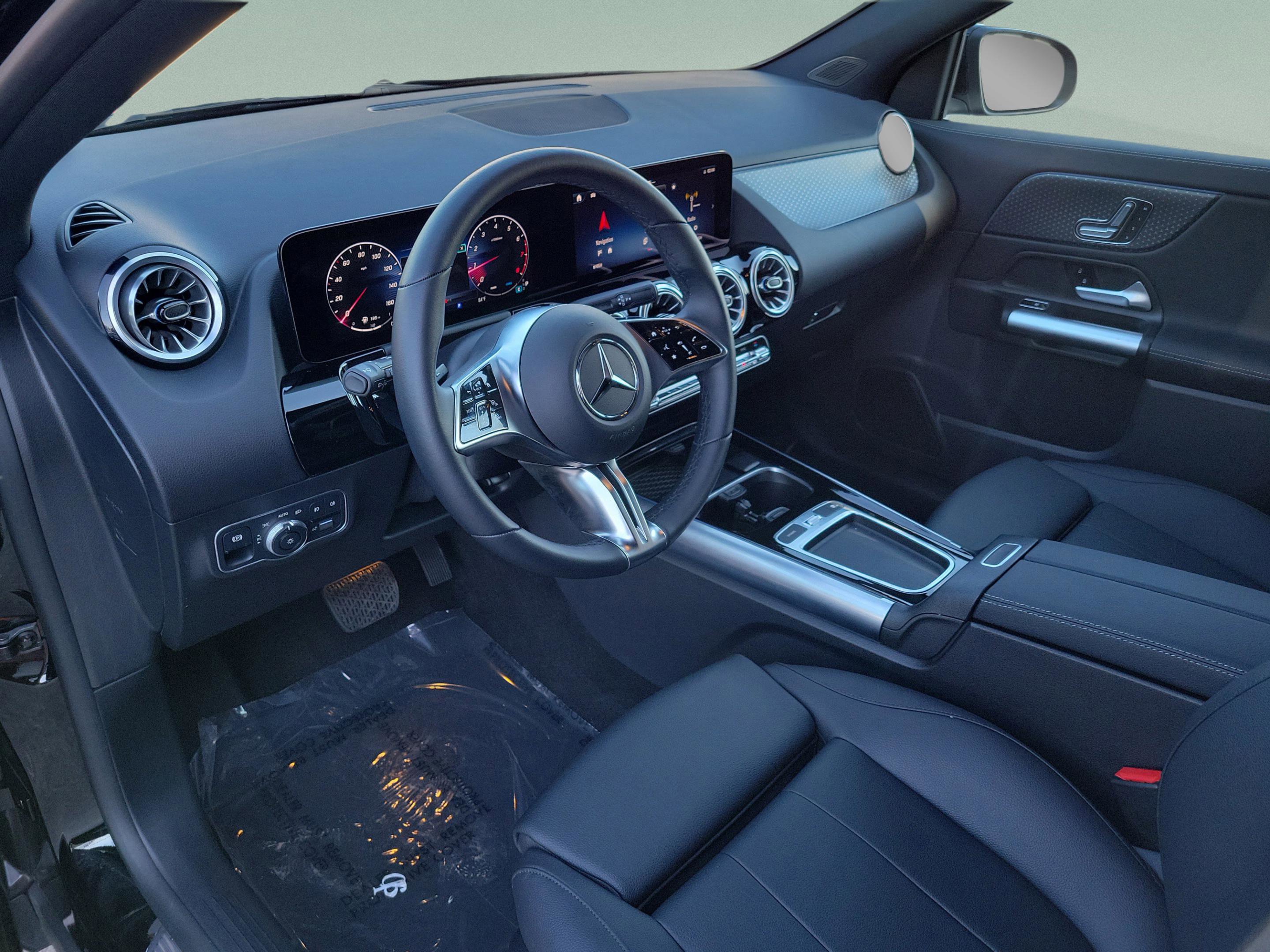 Used 2025 Mercedes-Benz GLA 250 image 11