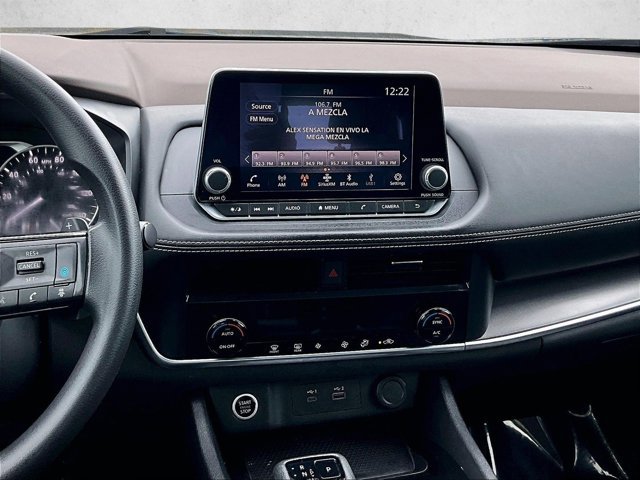 Used 2023 Nissan Rogue SV image 8