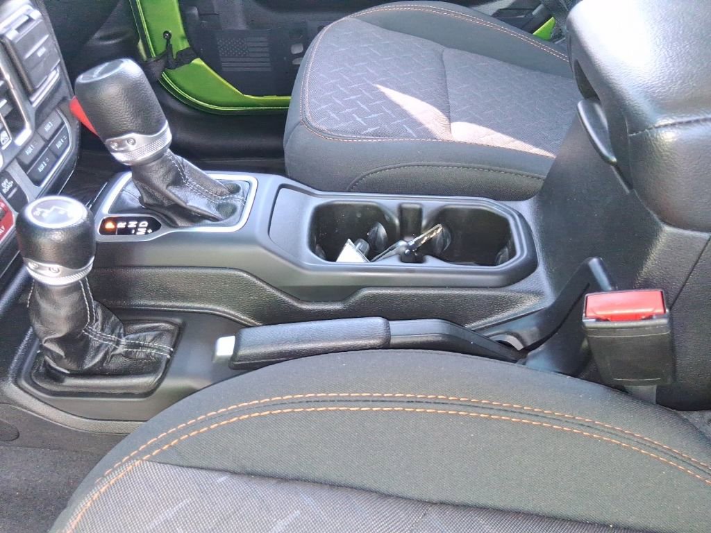 Used 2025 Jeep Gladiator Mojave w/ Convenience Group image 16