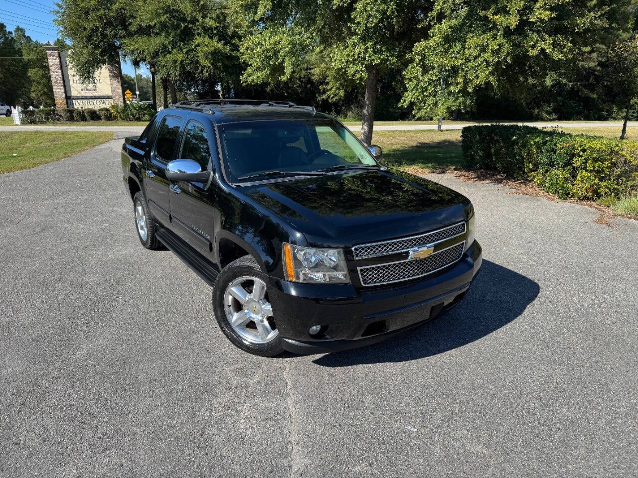 Used 2011 Chevrolet Avalanche LT w/ Regional Value Package RWD image 34