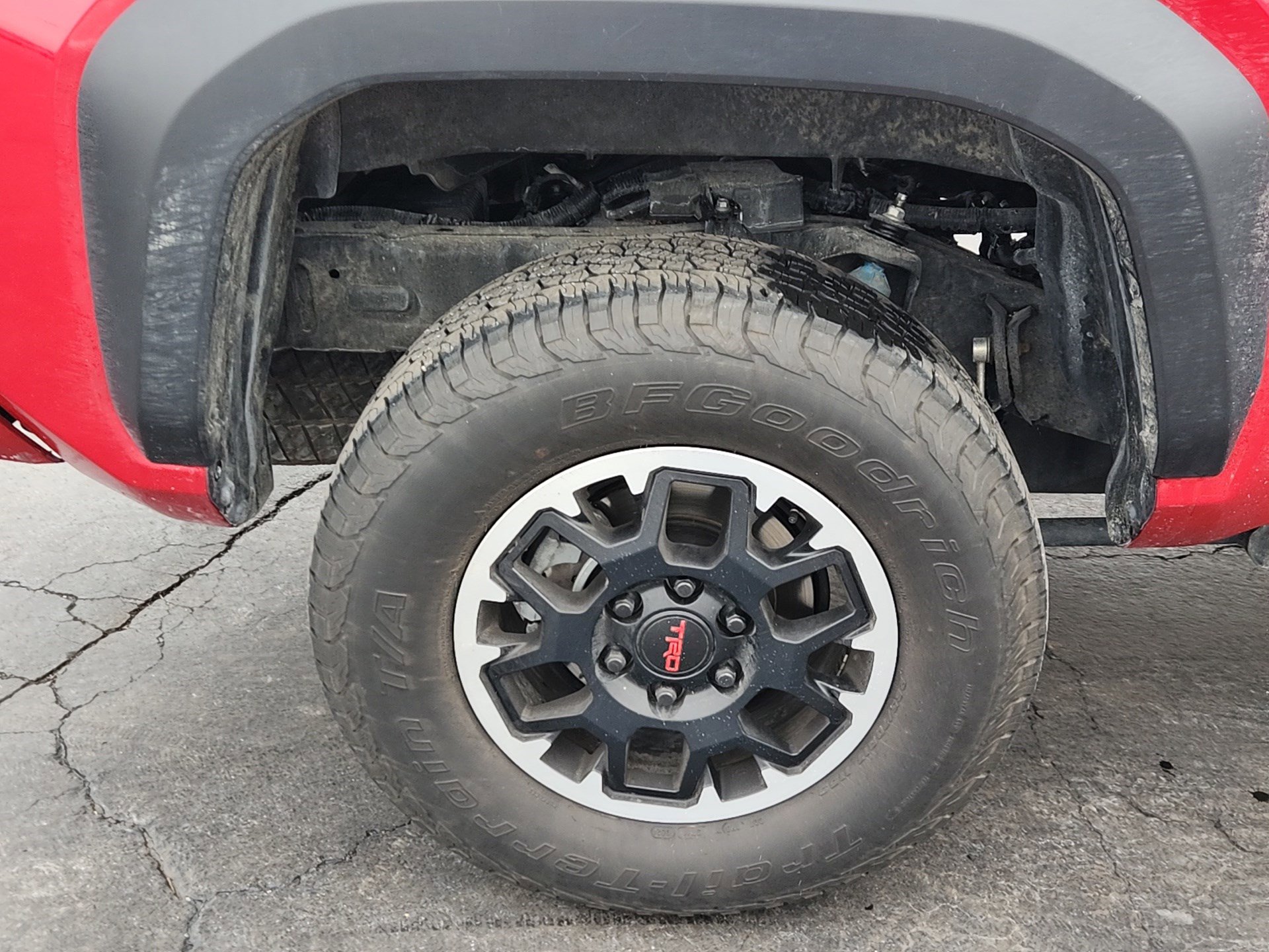 Used 2024 Toyota Tacoma TRD Off-Road image 25