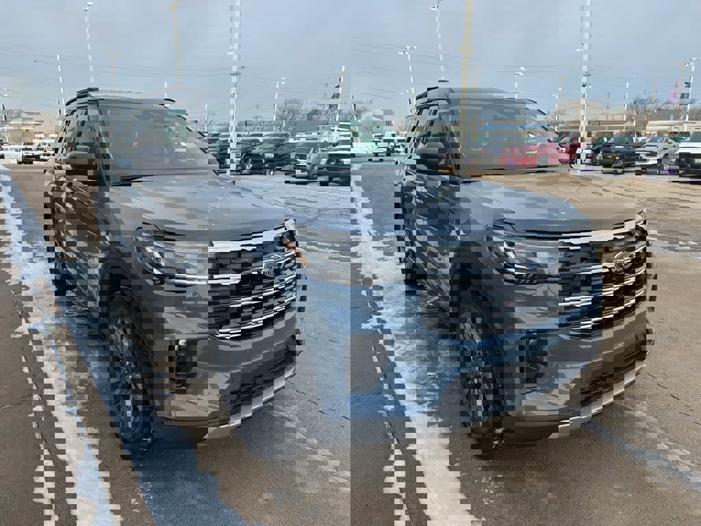 New 2026 Ford Explorer Active w/ Active Comfort Package image 2