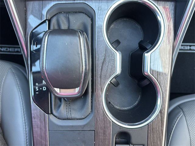 Used 2021 Toyota Highlander Platinum image 29