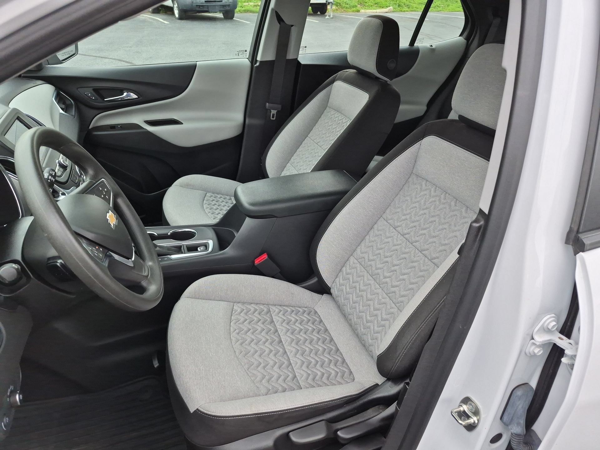 Certified 2024 Chevrolet Equinox LS FWD image 19
