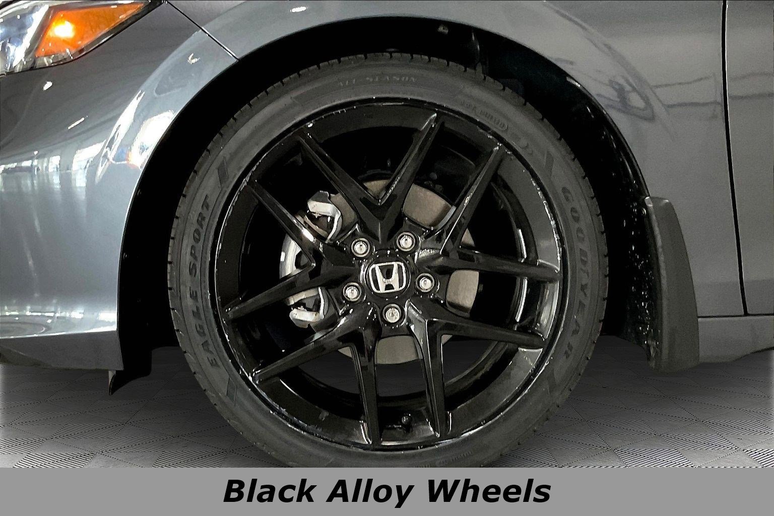 Used 2025 Honda Civic Sport image 32