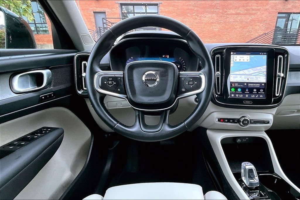 Used 2026 Volvo XC40 B5 Plus AWD/4WD image 7