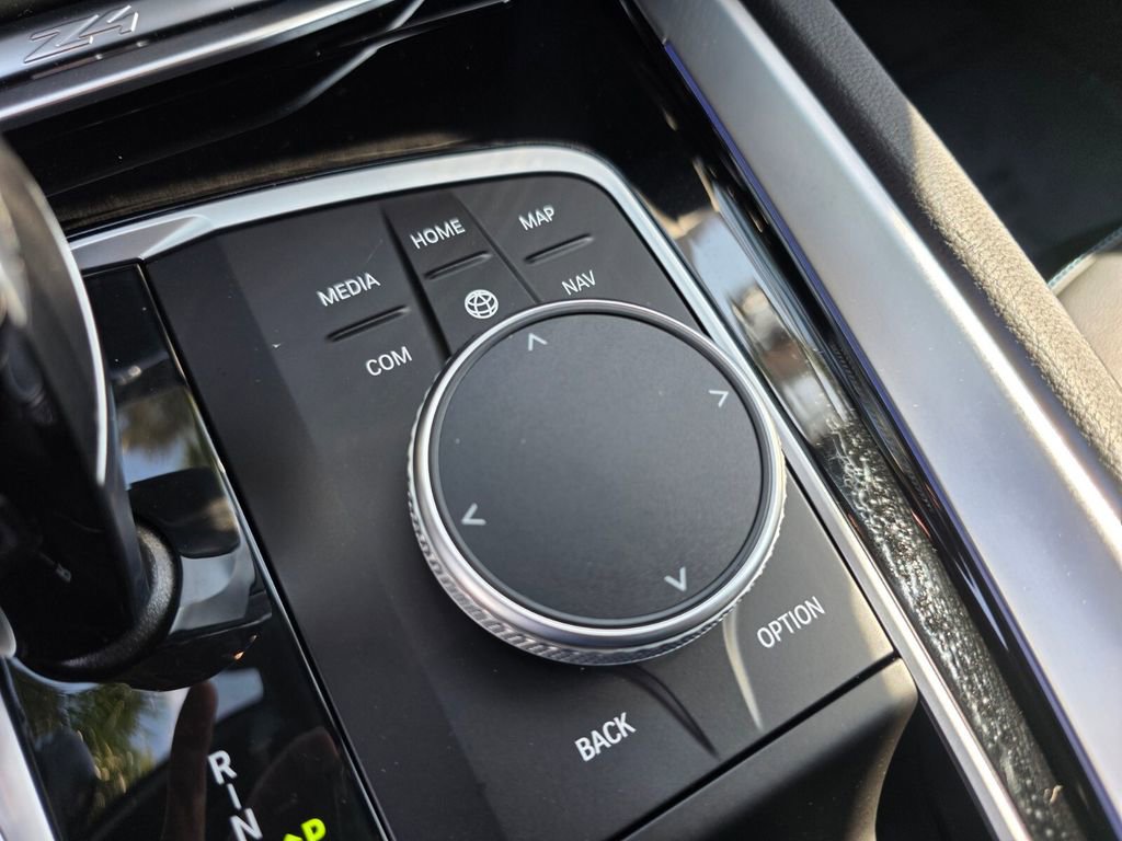 Used 2023 BMW Z4 M40i w/ Premium Package image 19